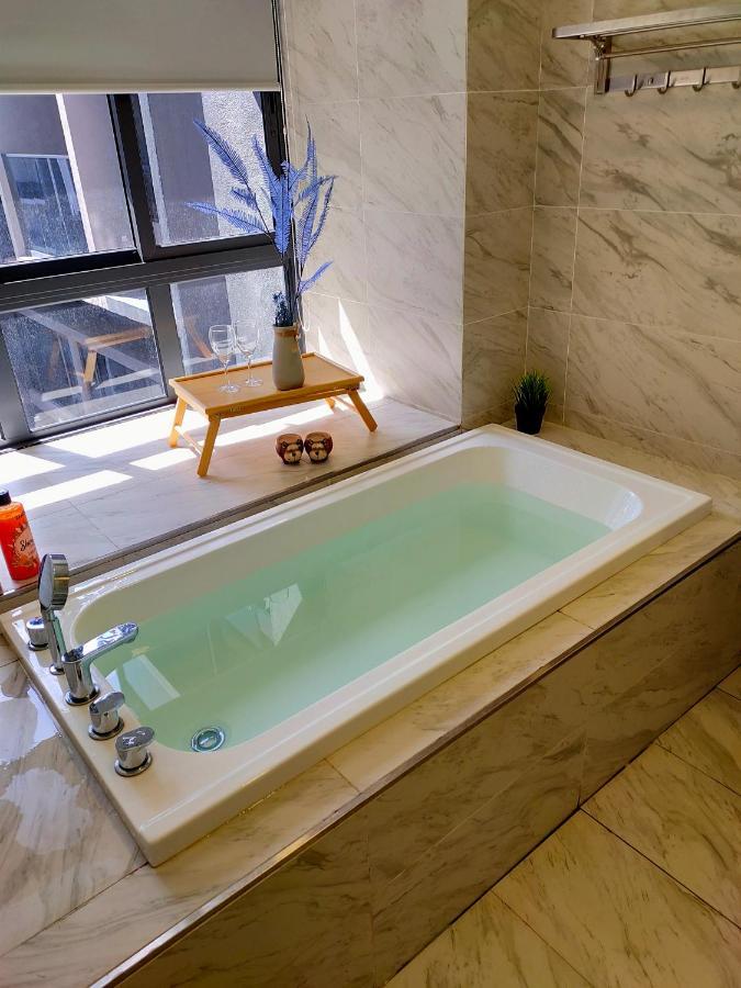 Melaka Town - Imperio Residence Studio With Bathtub Exterior photo